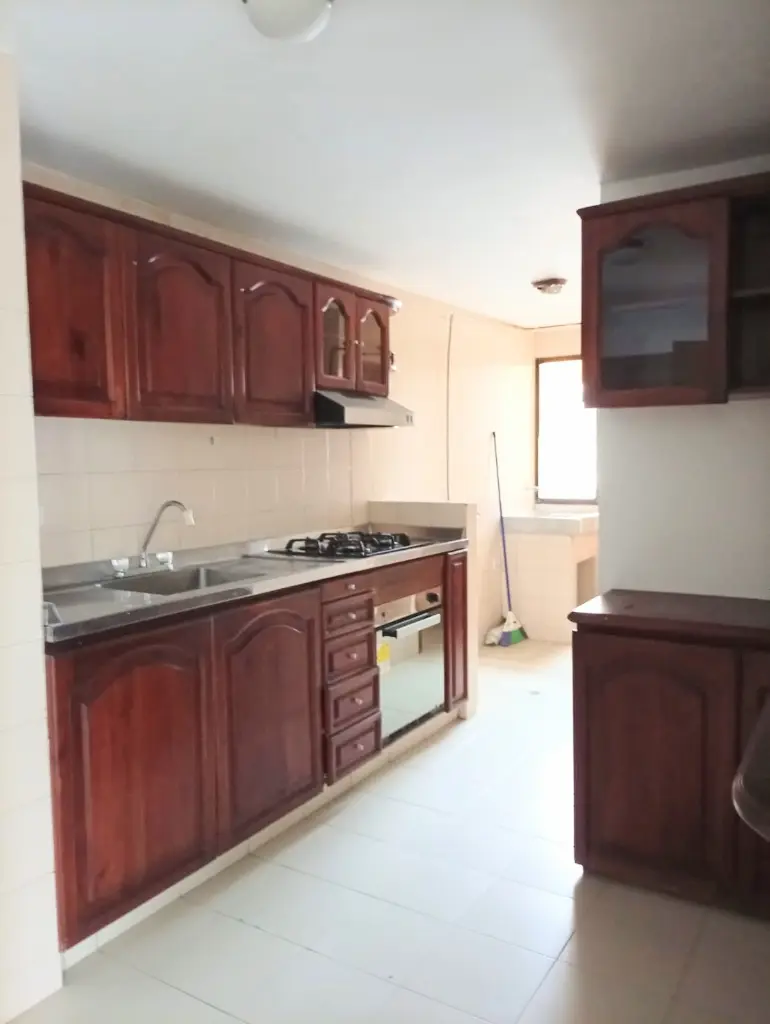 Se-vende-apartamento-alto-prado-3-habitaciones-2-baños-oportunidad-Cocina.webp