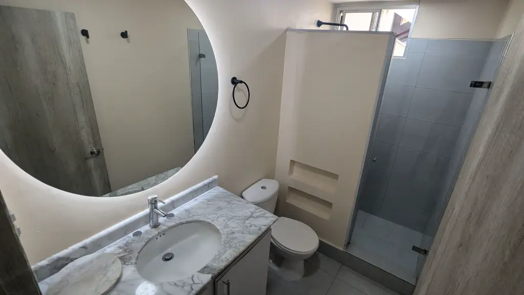 Apartamento-en-venta-altos de riomar-3-habitaciones-3-baños-160-metros-piso-2-baño-auxiliar.webp