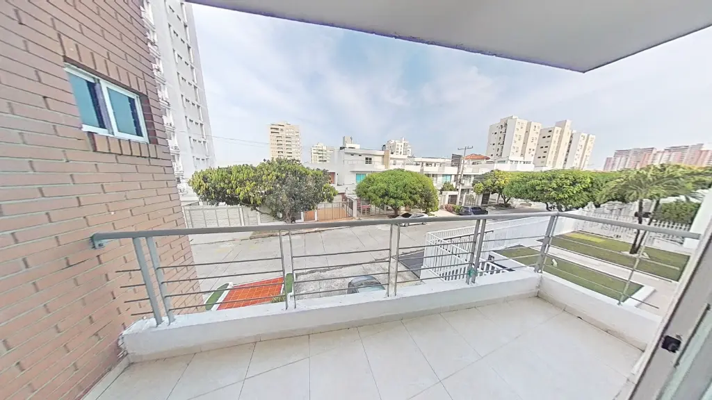 Apartamento-en-venta-3-habitaciones-3-baños-con-asensor-parqueadero-villa-santos-barranquilla-Colombia-Balcon.webp