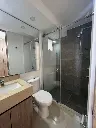 Apartamento-en-venta-alameda-del-rio-parqueadero-3-habitaciones-2-baños-zona-norte-Barranquilla-Colombia-sala-baño-principal.webp