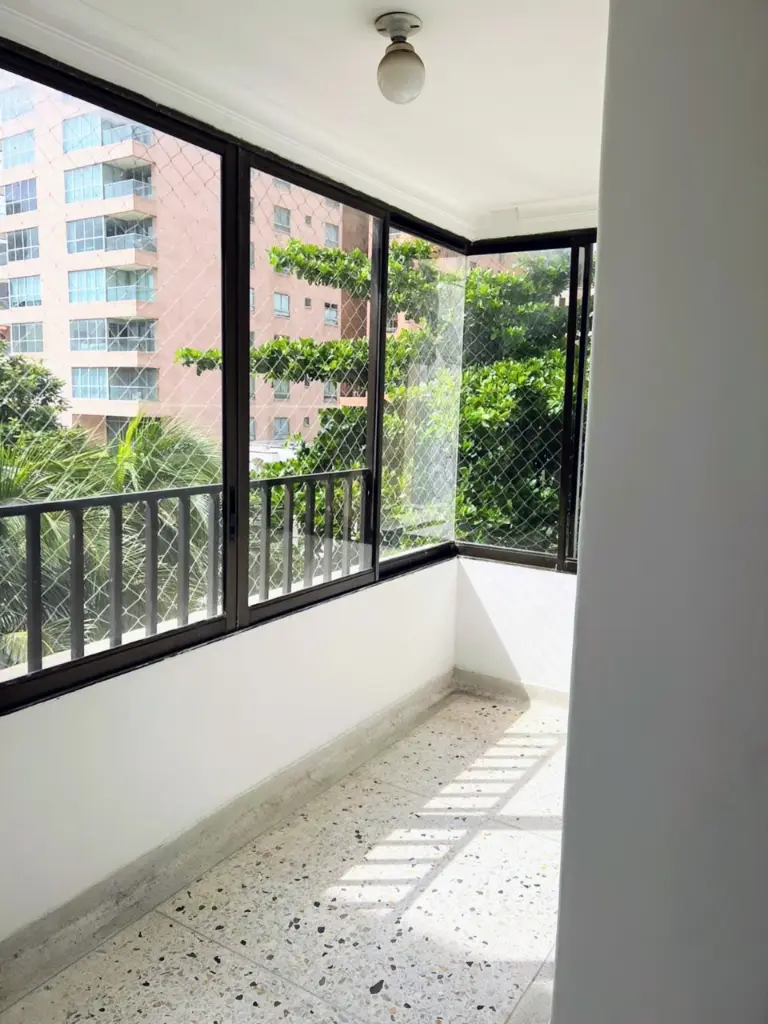Se-vende-apartamento-golf-barranquilla-3-habitaciones-2-baños-balcon-.webp