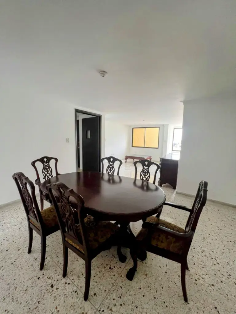 Se-vende-apartamento-golf-barranquilla-3-habitaciones-2-baños-sala4-.webp
