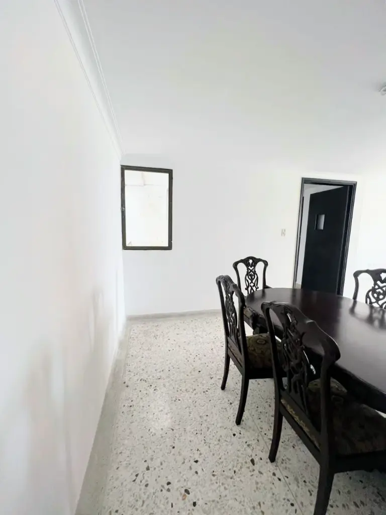 Se-vende-apartamento-golf-barranquilla-3-habitaciones-2-baños-sala-.webp